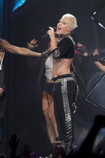 pink-opustena-mama-i-pop-diva-u-isto-vreme