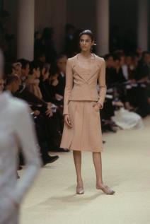 moderna-mama-odeca-za-posao-u-trendu