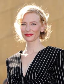 poznate-mame-okruzene-decacima