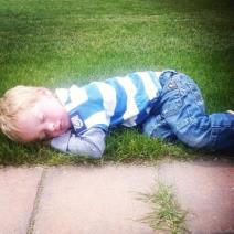 neobicna-mesta-na-kojima-deca-spavaju