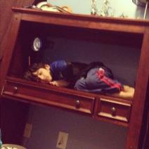 neobicna-mesta-na-kojima-deca-spavaju