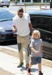 gven-stefani-u-popodnevnom-provodu-sa-sinovima-foto