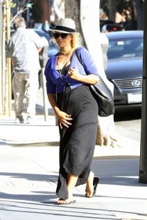 stil-poznatih-trudnica-za-leto-2014