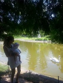 biljana-i-emili-tipsarevic-u-letnjoj-setnji-foto