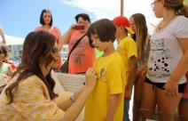 severina-se-druzila-s-malisanima-iz-sos-sela-foto