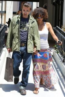 moda-za-mame-sareno-i-leprsavo-pravi-izbor-za-ovo-leto