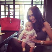 kako-roditeljstvo-utice-na-tamaru-eklston-foto