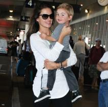 alesandra-ambrozio-u-najsladjem-zagrljaju-foto