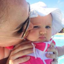 tamara-eklston-prvi-put-s-cerkicom-na-odmoru-foto