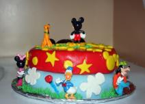 15-ideja-za-torte-inspirisane-mikijem-i-mini-maus