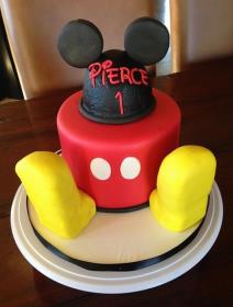 15-ideja-za-torte-inspirisane-mikijem-i-mini-maus