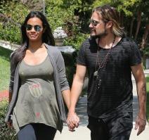 kako-zoe-saldana-uziva-u-trudnoci-foto