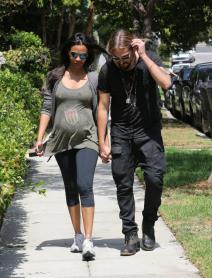 kako-zoe-saldana-uziva-u-trudnoci-foto