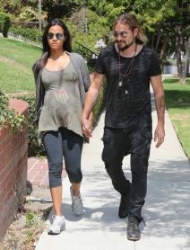 kako-zoe-saldana-uziva-u-trudnoci-foto