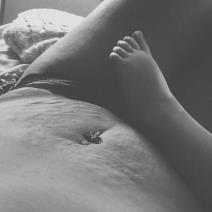 novi-trend-na-drustvenim-mrezama-ponosne-na-strije-foto