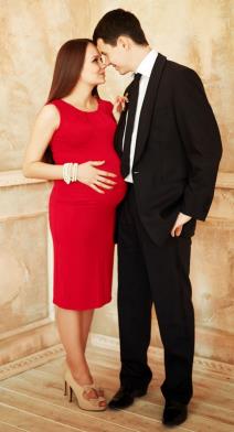 5-modnih-saveta-za-trudnice-koje-zele-da-zablistaju-u-novogodisn