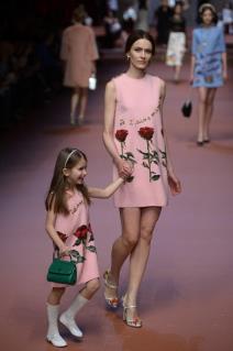 dolce-i-gabana-kolekcija-posvecena-mamama-pobrala-simpatije-ljub