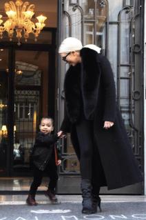 deca-poznatih-sta-holivudske-zvezde-poklanjaju-svojim-malisanima