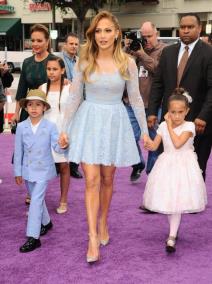 kraljica-princ-i-princeza-savrsen-modni-stil-mame-dzenifer-lopez