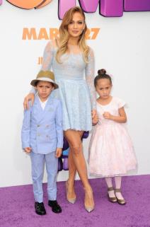 kraljica-princ-i-princeza-savrsen-modni-stil-mame-dzenifer-lopez