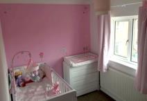 ne-obicna-prica-decak-u-roze-sobi-foto