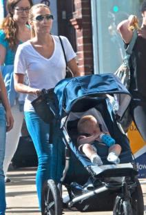 ekskluzivne-fotografije-jelena-djokovic-sa-sinom-na-vimbldonu-fo