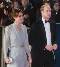 o-njoj-danas-svi-pricaju-bozanstvena-plava-haljina-kejt-midlton