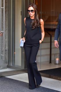 modni-trikovi-viktorije-bekam-pantalone-koje-izduzuju-noge-foto