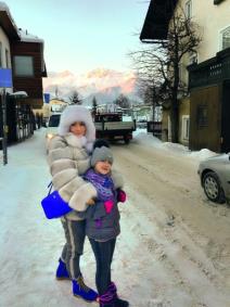 bajkovito-zimovanje-u-austriji-goca-trzan-sa-porodicom-uziva-u-s