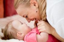 pedijatri-savetuju-5-nacina-da-stimulisete-sva-bebina-cula