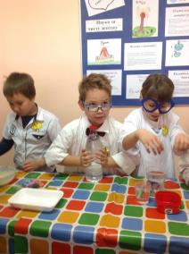 nauka-za-desetku-beogradski-prvacici-izvodili-zabavne-naucne-eks