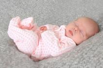 stize-beba-vodic-za-kupovinu-odece-za-novorodjence-foto