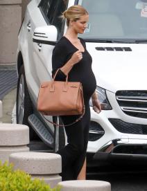 haljina-koju-obozavaju-slavne-trudnice