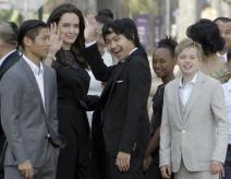 andjelina-dzoli-o-suzama-strahovima-i-slabosti-zene-u-porodici-s