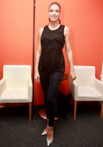 nakon-drugog-porodjaja-ponovo-pred-kamerama-sanja-kuzet-otkriva