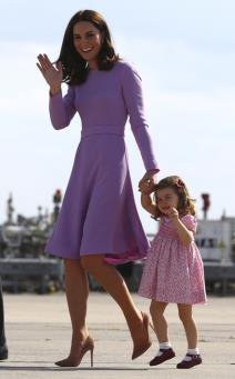 svi-zele-ono-sto-ona-nosi-najuticajniji-clan-britanske-kraljevsk