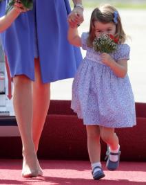 svi-zele-ono-sto-ona-nosi-najuticajniji-clan-britanske-kraljevsk