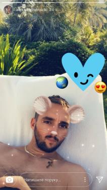 vesele-fotografije-sa-porodicnog-odmora-viktor-troicki-sa-svojim