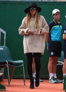 odevne-kombinacije-poznatih-trudnica-koje-su-oblezile-2017-godin