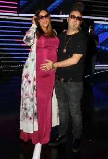 odevne-kombinacije-poznatih-trudnica-koje-su-oblezile-2017-godin