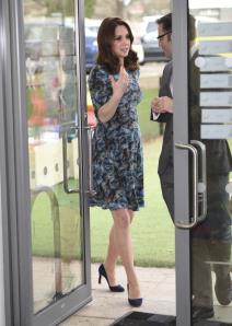 udobna-je-leprsava-i-kosta-samo-85-dolara-kejt-midlton-ponovo-ob