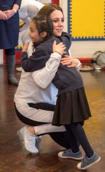 majka-je-majka-i-ne-mari-za-protokol-kejt-midlton-obradovala-mal