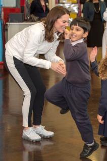 majka-je-majka-i-ne-mari-za-protokol-kejt-midlton-obradovala-mal