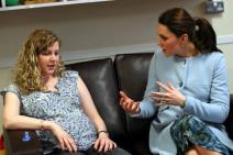 kejt-midlton-na-klinici-za-mentalno-zdravlje-porodilja-i-ja-se-o