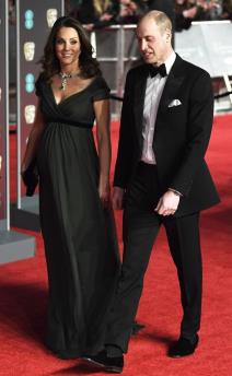 o-boji-haljine-kejt-midlton-danas-prica-ceo-svet-foto