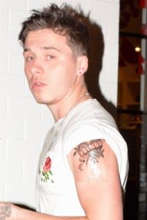 kul-mama-viktorija-bekam-se-pohvalila-novom-tetovazom-svog-sina