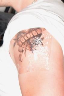 kul-mama-viktorija-bekam-se-pohvalila-novom-tetovazom-svog-sina