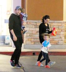 novac-ce-dobiti-samo-u-jednom-slucaju-eston-kucer-i-mila-kunis-d