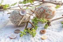 za-romantike-pisce-i-pesnike-jaja-ukrasena-starim-novinama-video