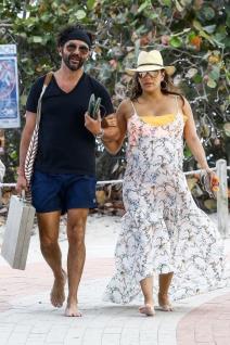 za-svaku-priliku-5-haljina-eve-longorije-koje-ce-se-dopasti-svak